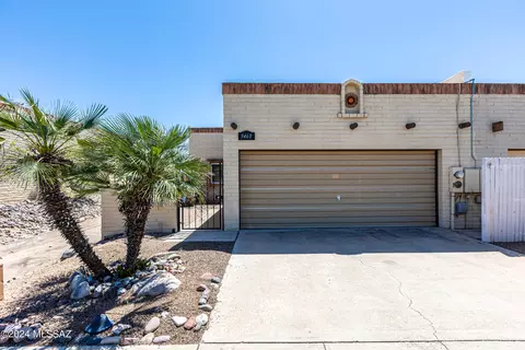 9460 E Shiloh St, Tucson, AZ 85710