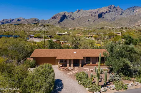 3845 E Lizard Rock Pl, Tucson, AZ 85718