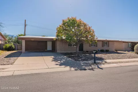 7828 N John Paul Jones, Tucson, AZ 85741