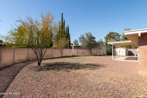 Exterior - 7840 E Hackberry Pl, Tucson, AZ 85730 photo 10 of 12