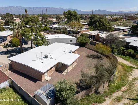 View/Area - 7840 E Hackberry Pl, Tucson, AZ 85730 photo 5 of 5