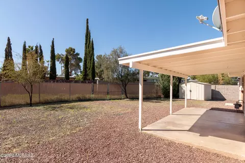 Exterior - 7840 E Hackberry Pl, Tucson, AZ 85730 photo 11 of 12
