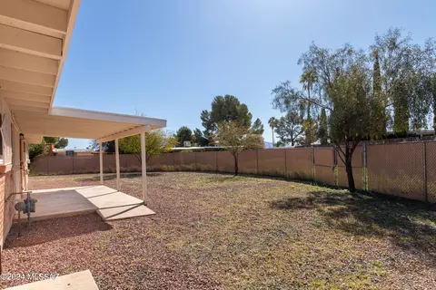 Exterior - 7840 E Hackberry Pl, Tucson, AZ 85730 photo 9 of 12
