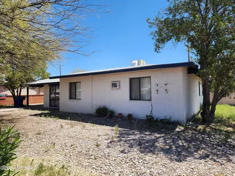 5902 E 23rd St, Tucson, AZ 85711 photo 3
