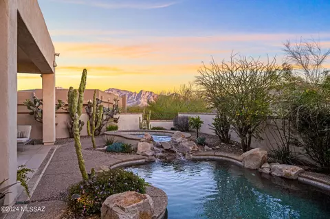 591 W Quiet Springs Dr, Oro Valley, AZ 85755