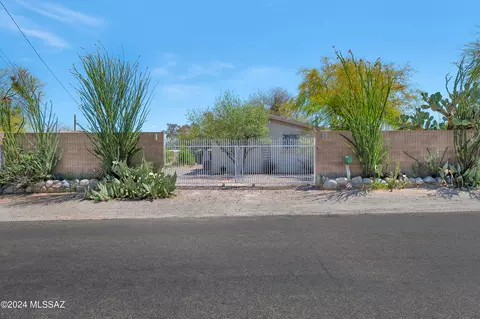 3318 N Kelvin Blvd, Tucson, AZ 85716