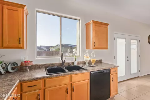 Kitchen - 10558 S Ariana Dr, Vail, AZ 85641 photo 2 of 3
