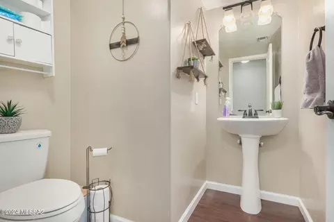 Bath - 10146 E Axe Handle Ct, Tucson, AZ 85748 photo 1 of 3