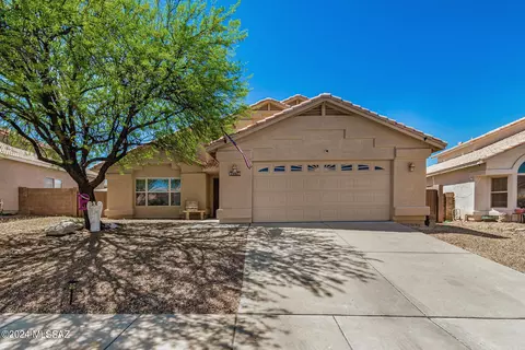Exterior - 10146 E Axe Handle Ct, Tucson, AZ 85748 photo 2 of 9