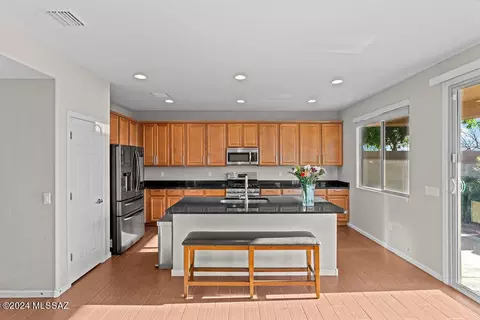 Kitchen - 11311 E Squash Blossom Loop, Tucson, AZ 85747 photo 1 of 5