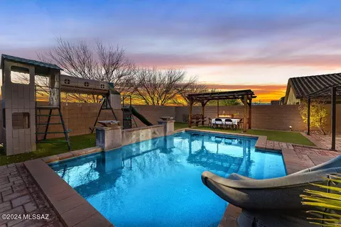 Exterior - 11311 E Squash Blossom Loop, Tucson, AZ 85747 photo 9 of 10