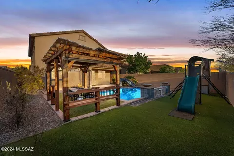 Exterior - 11311 E Squash Blossom Loop, Tucson, AZ 85747 photo 7 of 10