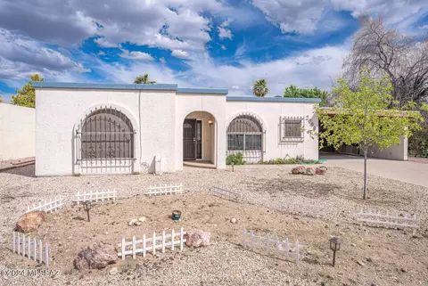 2009 S San Vincent Dr, Green Valley, AZ 85614