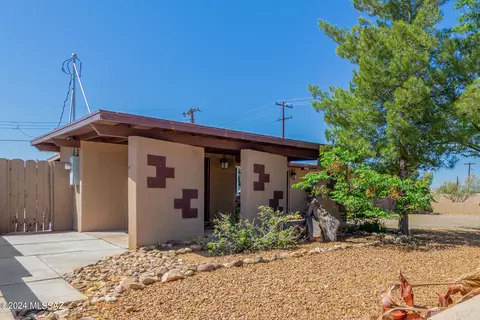 Exterior - 6702 E David Dr, Tucson, AZ 85730 photo 3 of 9