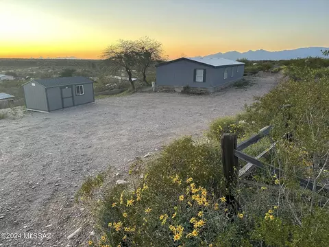 9488 S Tewa Trl, Vail, AZ 85641