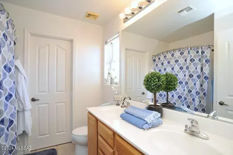 Bath - 4826 E Canary Grass Dr, Tucson, AZ 85756 photo 1 of 3