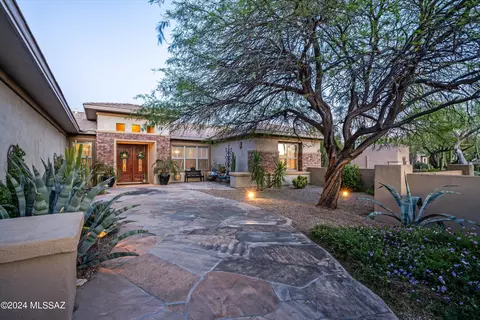 13882 N Bowcreek Springs Pl, Oro Valley, AZ 85755