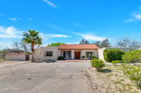 8330 E Cloud Rd, Tucson, AZ 85750