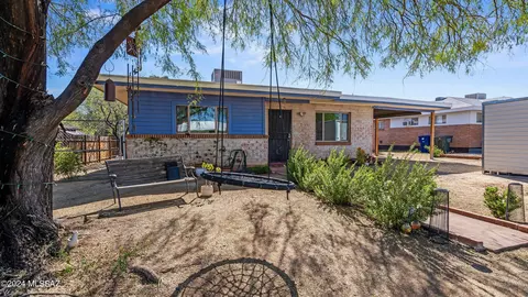 202 N Avenida Carolina, Tucson, AZ 85711