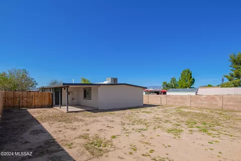 Exterior - 8610 E Ruby Dr, Tucson, AZ 85730 photo 11 of 11