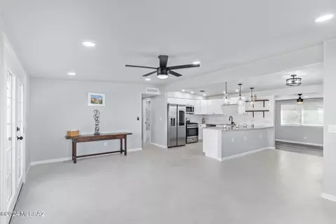 Kitchen - 8610 E Ruby Dr, Tucson, AZ 85730 photo 2 of 5