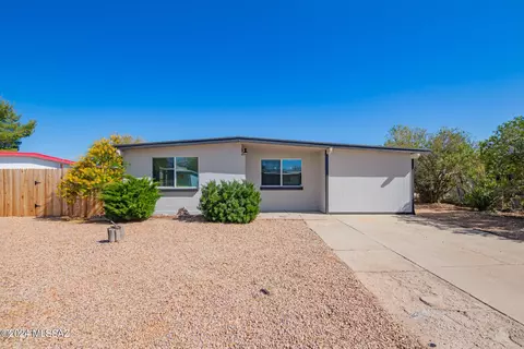 Exterior - 8610 E Ruby Dr, Tucson, AZ 85730 photo 3 of 11