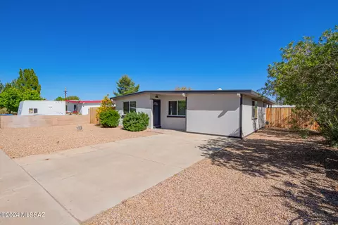 Exterior - 8610 E Ruby Dr, Tucson, AZ 85730 photo 7 of 11