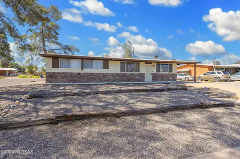 8418 E Desert Steppes Dr, Tucson, AZ 85710