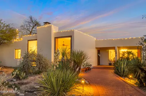 2450 E Miraval Primero, Tucson, AZ 85718