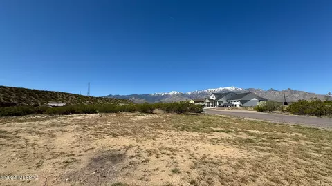 8637 S Navajo Dr, Safford, AZ 85546