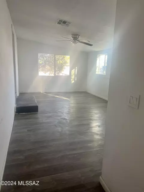 Living - 454 S Biddle Ave, Willcox, AZ 85643 photo 1 of 1