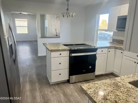 Kitchen - 454 S Biddle Ave, Willcox, AZ 85643 photo 4 of 7