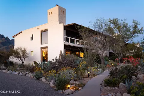 2600 E Skyline Dr #9, Tucson, AZ 85718