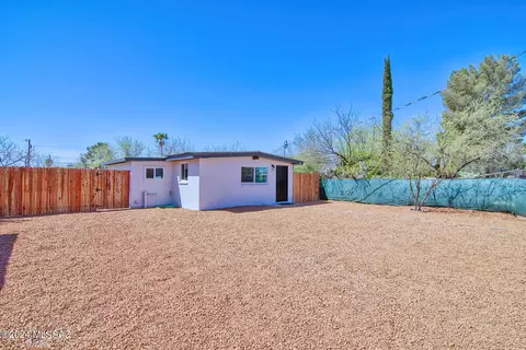 4044 E Hayhurst Ln, Tucson, AZ 85712