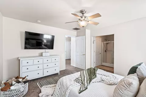 Bedroom - 4046 E Agate Knoll Dr, Tucson, AZ 85756 photo 3 of 8