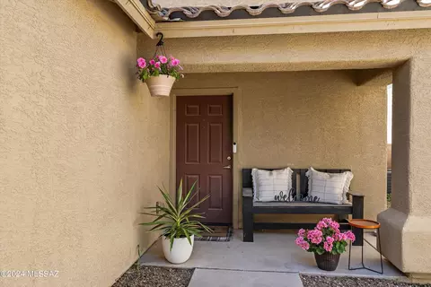 Exterior - 4046 E Agate Knoll Dr, Tucson, AZ 85756 photo 2 of 7