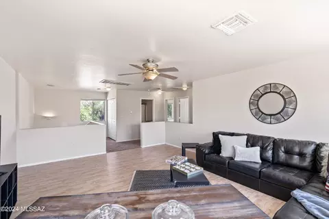 Living - 4046 E Agate Knoll Dr, Tucson, AZ 85756 photo 5 of 6