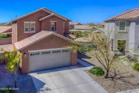 9592 S Miller Flats Dr, Tucson, AZ 85747
