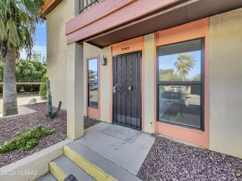 1620 N Wilmot Rd #D165, Tucson, AZ 85712
