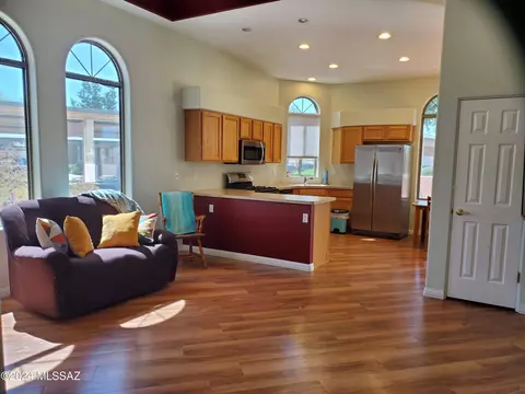 2401 W Via Di Silvio, Tucson, AZ 85741