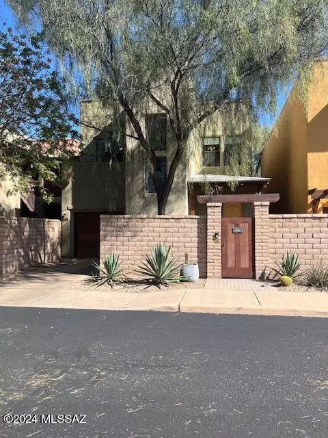 66 E Castlefield Cir, Tucson, AZ 85704