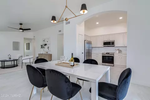 1446 N Old Ranch Rd, Tucson, AZ 85745
