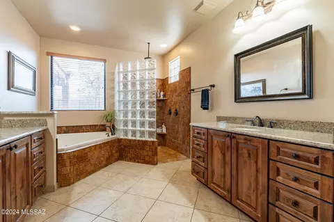 Bath - 14319 E Sands Ranch Rd, Vail, AZ 85641 photo 1 of 3