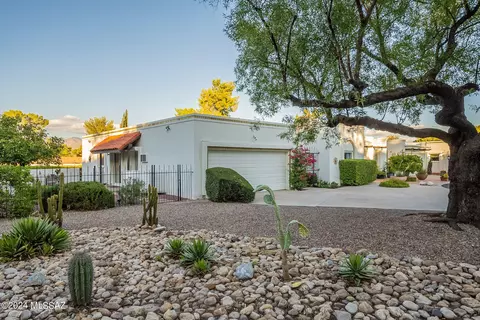 1198 N Dorado Vista Dr, Tucson, AZ 85715