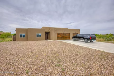Exterior - 3420 E Shade Rock Pl, Vail, AZ 85641 photo 2 of 9