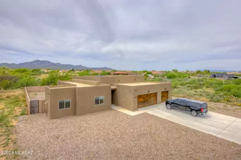 3420 E Shade Rock Pl, Vail, AZ 85641