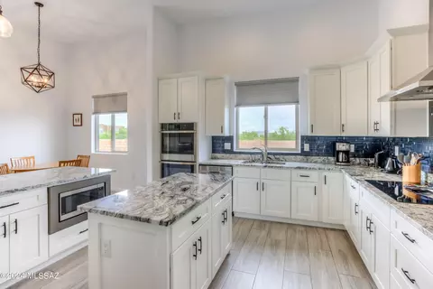 Kitchen - 3420 E Shade Rock Pl, Vail, AZ 85641 photo 4 of 5