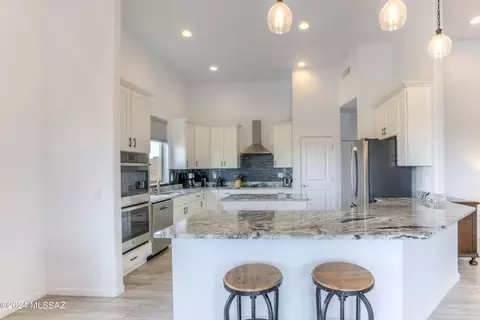 Kitchen - 3420 E Shade Rock Pl, Vail, AZ 85641 photo 2 of 5