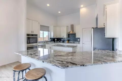 Kitchen - 3420 E Shade Rock Pl, Vail, AZ 85641 photo 3 of 5