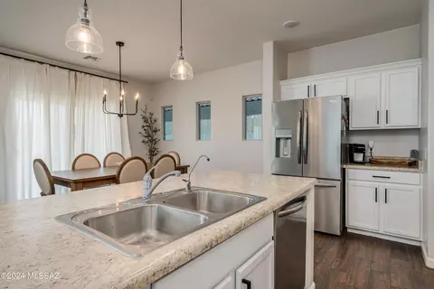 Kitchen - 6502 E Brushback Loop, Tucson, AZ 85756 photo 8 of 8